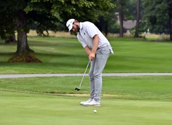 Feldborg impresses to take early lead in Normandy