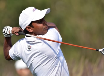 Chawrasia takes early lead in Hong Kong