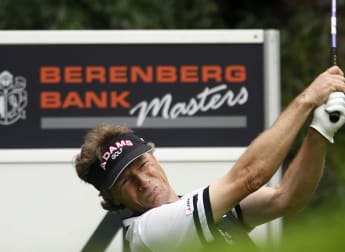 Langer gives 'thumbs-up' to his golfing return