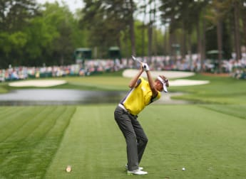 Lynn leads after stunning debut