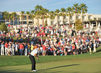 Wiesberger extends advantage