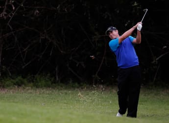 Da Silva leads after sterling display