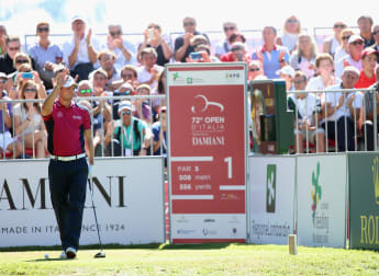 Kaymer takes control in Italy