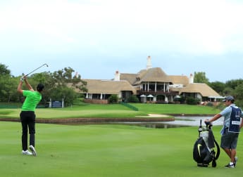 Schwartzel unfazed by weather delay