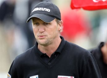 Feyrsinger stays in front