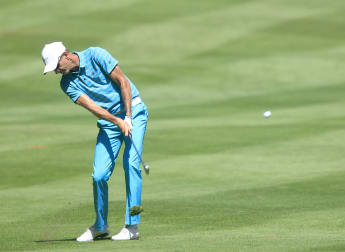 Tinning takes early advantage at Seniors PGA