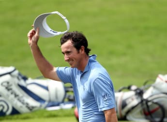 Fernandez-Castaño breaks Top 15 with Singapore win