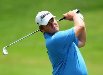 Coetzee edges ahead