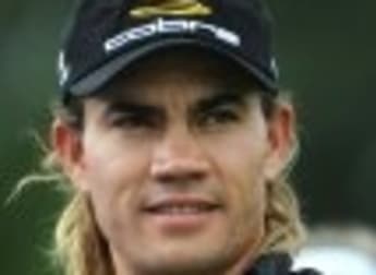 Villegas in contention