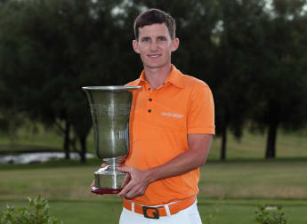 Paisley holds firm for maiden victory in England