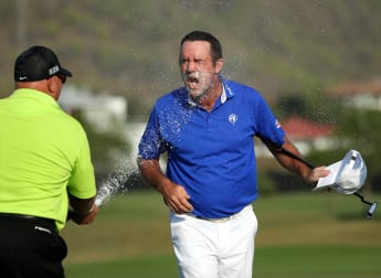 With this win - Scott Hend