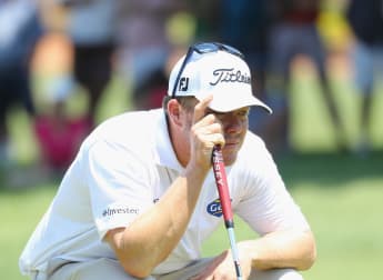 Coetzee edging to victory in stormy Tshwane