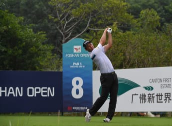Santos in the hunt in Foshan