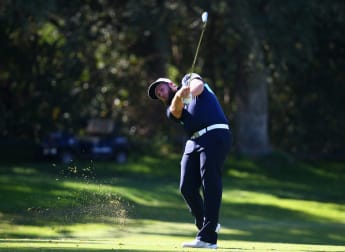Johnston conquers Valderrama's mental test