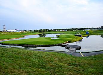 What is play-off format for golf at 2024 Paris Olympics?