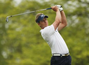 Donald moves into contention