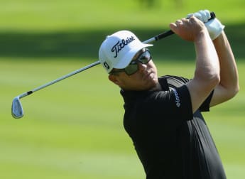 Coetzee keeps his nose in front