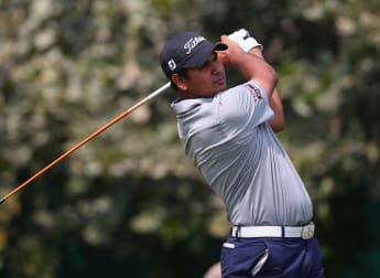 Bhullar closes in on Aiken