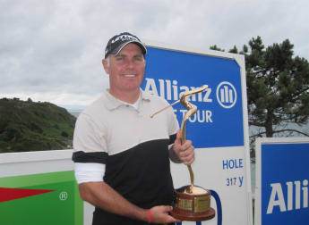 Archer battles to Brittany victory