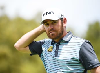 Oosthuizen leads the way on home soil