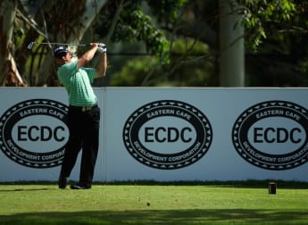 Van Der Walt closes in on Oosthuizen