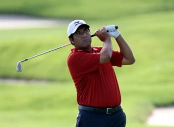 Well-rested Gonzalez makes perfect start