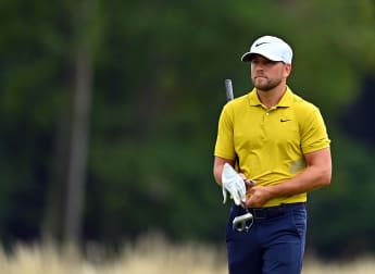 Lengden sets course record to lead in Sweden