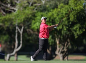 Flawless Ritchie surges ahead on day two in Durban