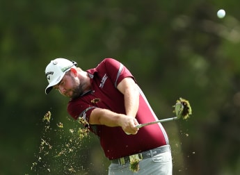 Leishman shares lead Down Under