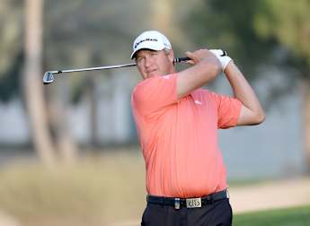 Van der Walt makes early statement