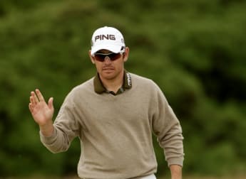 Oosthuizen strolls to Open triumph