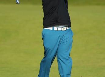 Aphibarnrat edges ahead in Scotland