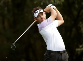 Oosthuizen leads the way against Spieth