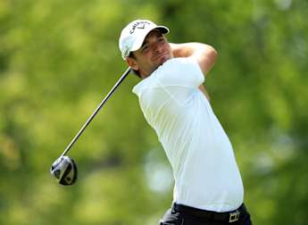 Del Moral sets early pace