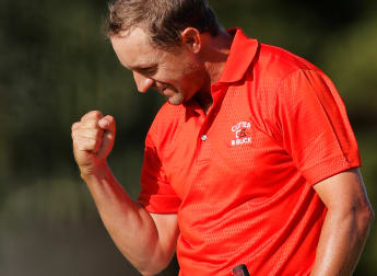 What's in the Bag - Darren Fichardt