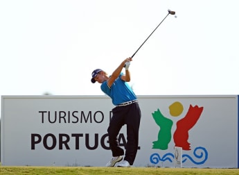 Lewis and Hanson battling for title