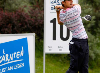 Superb Pavan surges ahead in Austria