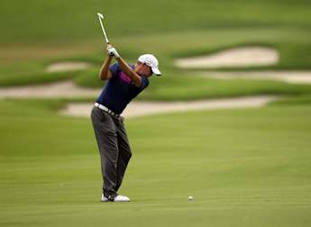 Morrison edges ahead of Molinari