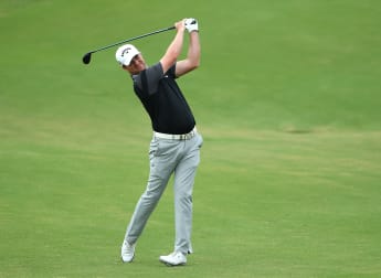 Warren maintains momentum in Portugal