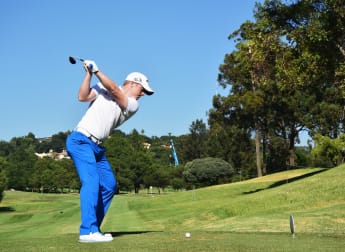 Horsey charges into contention