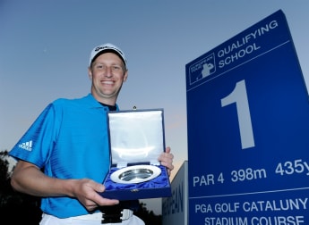 Simon leaves the field in his wake