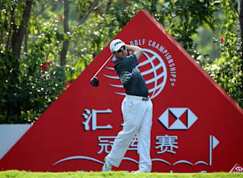 Oosthuizen and Scott continue to set pace