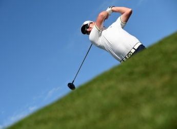 Warren edges ahead in Portugal