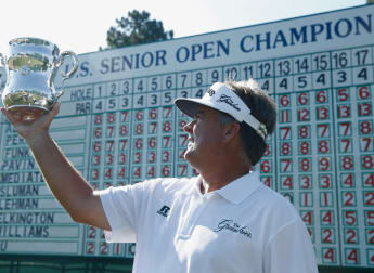 Perry romps to victory