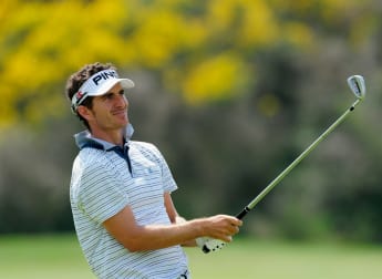 Rain delays third round