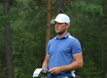 Lengden embraces change as new putter earns Czech lead