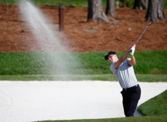Kaymer holds halfway advantage 