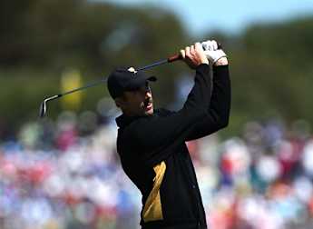 Ogilvy overtakes Poulter to lead Australian Masters