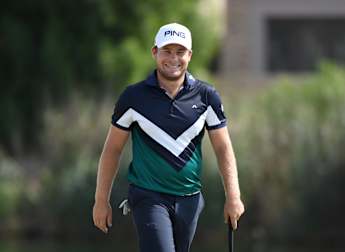 Hatton hits the front as Fleetwood fights back