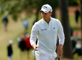 Willett surges into Masters lead
